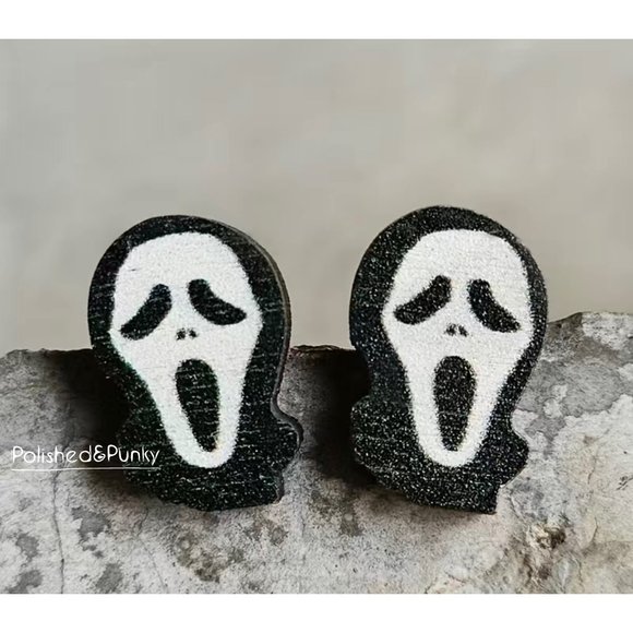 Halloween Scream Earrings ~ horror movie earrings ~ Unique Earrings ~  in box - Picture 1 of 2